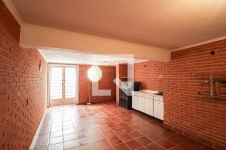 Casa à venda com 200m², 6 quartos e 6 vagas Casa à venda com 200m², 6 quartos e 6 vagasÁrea comum