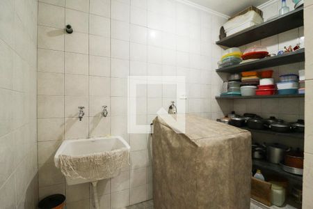 Casa à venda com 200m², 6 quartos e 6 vagas Casa à venda com 200m², 6 quartos e 6 vagasÁrea de Serviço e Churrasqueira - Casa 2