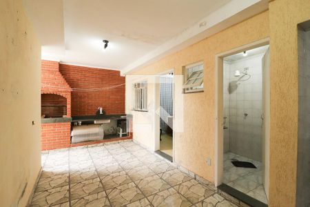 Casa à venda com 200m², 6 quartos e 6 vagas Casa à venda com 200m², 6 quartos e 6 vagasÁrea de Serviço e Churrasqueira - Casa 2