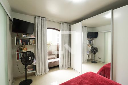 Casa à venda com 200m², 6 quartos e 6 vagas Casa à venda com 200m², 6 quartos e 6 vagasQuarto - Casa 1