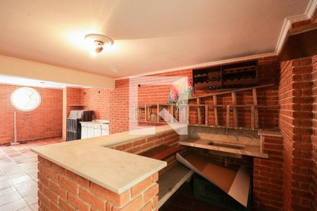 Casa à venda com 200m², 6 quartos e 6 vagas Casa à venda com 200m², 6 quartos e 6 vagasÁrea comum