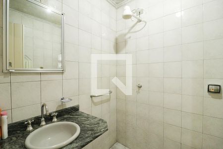 Casa à venda com 200m², 6 quartos e 6 vagas Casa à venda com 200m², 6 quartos e 6 vagasÁrea de Serviço e Churrasqueira - Casa 2