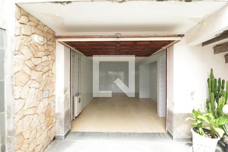 Casa à venda com 200m², 6 quartos e 6 vagas Casa à venda com 200m², 6 quartos e 6 vagasGaragem