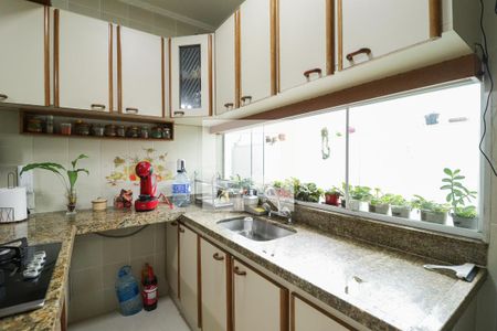 Casa à venda com 200m², 6 quartos e 6 vagas Casa à venda com 200m², 6 quartos e 6 vagasCozinha - Casa 1