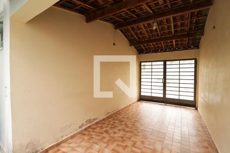 Casa à venda com 200m², 6 quartos e 6 vagas Casa à venda com 200m², 6 quartos e 6 vagasGaragem