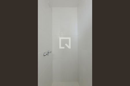 Apartamento à venda com 57m², 2 quartos e 1 vaga Apartamento à venda com 57m², 2 quartos e 1 vagaBanheiro da suíte