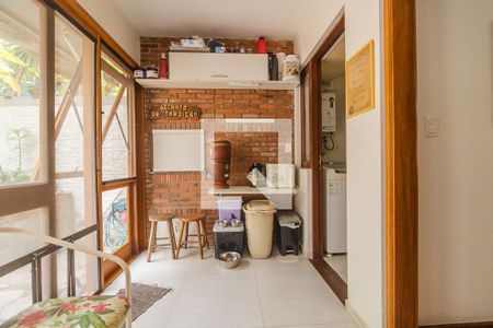 Casa de condomínio à venda com 331m², 3 quartos e 4 vagas Casa de condomínio à venda com 331m², 3 quartos e 4 vagasSala de jantar