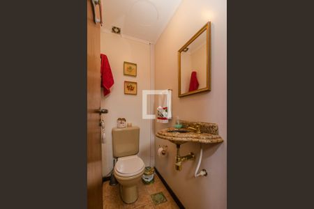 Casa de condomínio à venda com 331m², 3 quartos e 4 vagas Casa de condomínio à venda com 331m², 3 quartos e 4 vagasLavabo