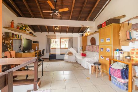 Casa de condomínio à venda com 331m², 3 quartos e 4 vagas Casa de condomínio à venda com 331m², 3 quartos e 4 vagasCobertura