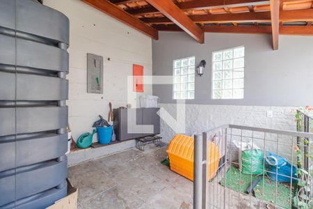 Casa de condomínio à venda com 331m², 3 quartos e 4 vagas Casa de condomínio à venda com 331m², 3 quartos e 4 vagasQuintal