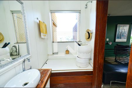 Apartamento à venda com 150m², 2 quartos e 2 vagas Apartamento à venda com 150m², 2 quartos e 2 vagasBanheiro