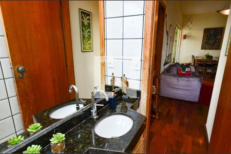 Apartamento à venda com 150m², 2 quartos e 2 vagas Apartamento à venda com 150m², 2 quartos e 2 vagasBanheiro