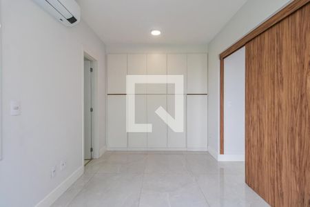 Quarto de apartamento à venda com 1 quarto, 53m² em Empresarial 18 do Forte, Barueri