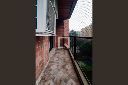 Apartamento à venda com 198m², 4 quartos e 4 vagasVaranda da Suite 1