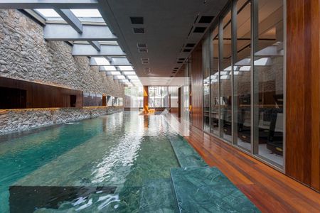 Apartamento à venda com 358m², 4 quartos e 4 vagasÁrea comum - Piscina