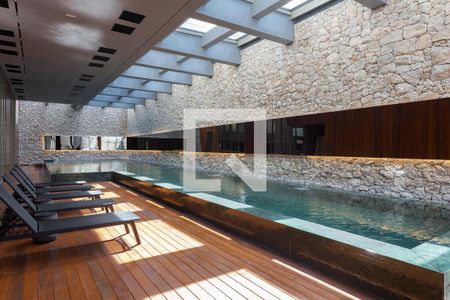 Apartamento à venda com 358m², 4 quartos e 4 vagasÁrea comum - Piscina