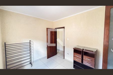 Casa à venda com 175m², 3 quartos e 2 vagas Casa à venda com 175m², 3 quartos e 2 vagasQuarto