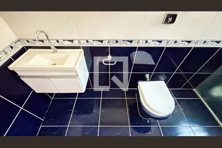 Casa à venda com 175m², 3 quartos e 2 vagas Casa à venda com 175m², 3 quartos e 2 vagasBanheiro da Suíte 2