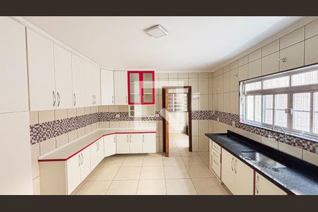 Casa à venda com 175m², 3 quartos e 2 vagas Casa à venda com 175m², 3 quartos e 2 vagasCozinha