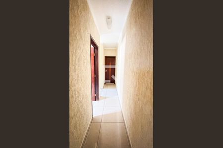 Casa à venda com 175m², 3 quartos e 2 vagas Casa à venda com 175m², 3 quartos e 2 vagasCorredor