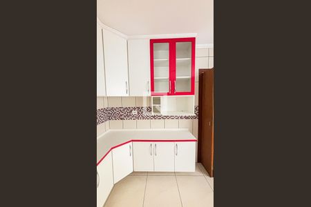 Casa à venda com 175m², 3 quartos e 2 vagas Casa à venda com 175m², 3 quartos e 2 vagasCozinha