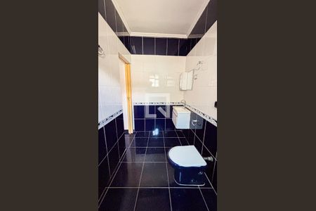 Casa à venda com 175m², 3 quartos e 2 vagas Casa à venda com 175m², 3 quartos e 2 vagasBanheiro da Suíte 2