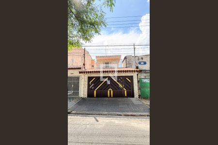 Casa à venda com 175m², 3 quartos e 2 vagas Casa à venda com 175m², 3 quartos e 2 vagasFachada