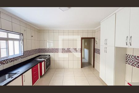 Casa à venda com 175m², 3 quartos e 2 vagas Casa à venda com 175m², 3 quartos e 2 vagasCozinha