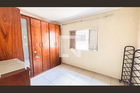 Casa à venda com 175m², 3 quartos e 2 vagas Casa à venda com 175m², 3 quartos e 2 vagasQuarto