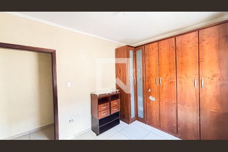Casa à venda com 175m², 3 quartos e 2 vagas Casa à venda com 175m², 3 quartos e 2 vagasQuarto