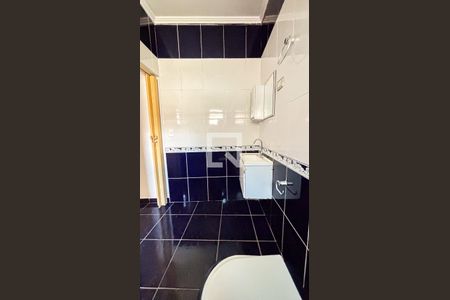 Casa à venda com 175m², 3 quartos e 2 vagas Casa à venda com 175m², 3 quartos e 2 vagasBanheiro da Suíte 2