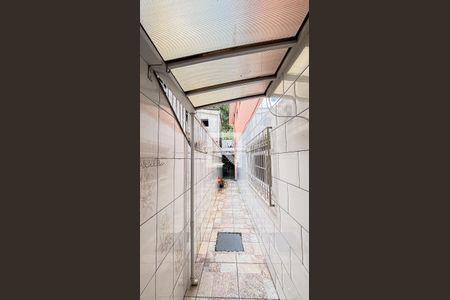 Casa à venda com 175m², 3 quartos e 2 vagas Casa à venda com 175m², 3 quartos e 2 vagasCorredor