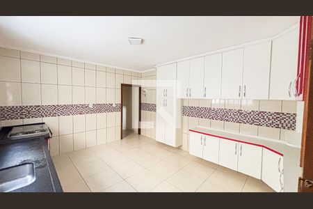 Casa à venda com 175m², 3 quartos e 2 vagas Casa à venda com 175m², 3 quartos e 2 vagasCozinha