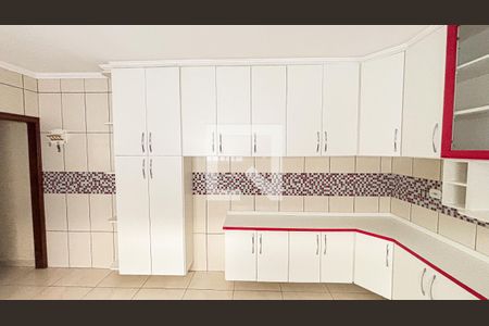 Casa à venda com 175m², 3 quartos e 2 vagas Casa à venda com 175m², 3 quartos e 2 vagasCozinha