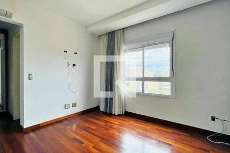 Apartamento à venda com 194m², 4 quartos e 3 vagas Apartamento à venda com 194m², 4 quartos e 3 vagasSuíte 2
