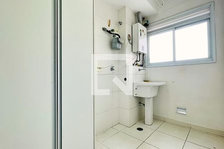 Apartamento à venda com 194m², 4 quartos e 3 vagas Apartamento à venda com 194m², 4 quartos e 3 vagasCozinha e Área de Serviço