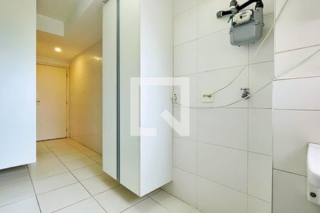 Apartamento à venda com 194m², 4 quartos e 3 vagas Apartamento à venda com 194m², 4 quartos e 3 vagasCozinha e Área de Serviço