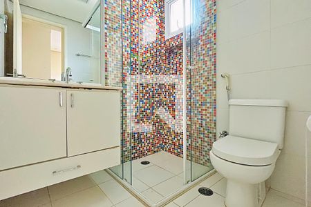 Apartamento à venda com 194m², 4 quartos e 3 vagas Apartamento à venda com 194m², 4 quartos e 3 vagasBanheiro da Suíte 1