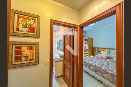Apartamento para alugar com 189m², 4 quartos e 1 vaga Apartamento para alugar com 189m², 4 quartos e 1 vagaCorredor