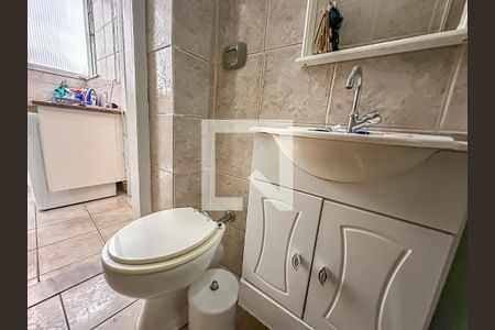 Apartamento para alugar com 189m², 4 quartos e 1 vaga Apartamento para alugar com 189m², 4 quartos e 1 vagaBanheiro social