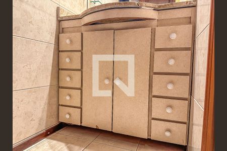 Apartamento para alugar com 189m², 4 quartos e 1 vaga Apartamento para alugar com 189m², 4 quartos e 1 vagaBanheiro/Suíte 2
