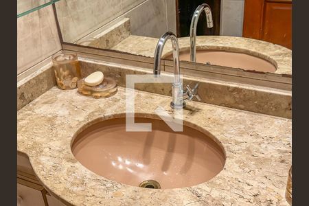 Apartamento para alugar com 189m², 4 quartos e 1 vaga Apartamento para alugar com 189m², 4 quartos e 1 vagaBanheiro/Suíte 2