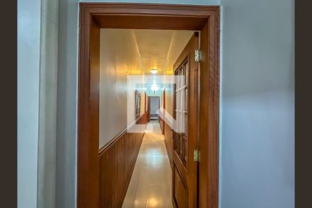 Apartamento para alugar com 189m², 4 quartos e 1 vaga Apartamento para alugar com 189m², 4 quartos e 1 vagaCorredor