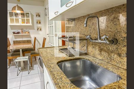 Apartamento para alugar com 189m², 4 quartos e 1 vaga Apartamento para alugar com 189m², 4 quartos e 1 vagaCozinha