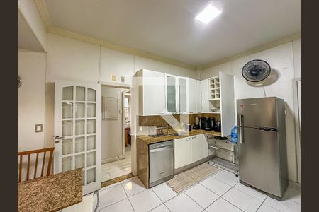 Apartamento para alugar com 189m², 4 quartos e 1 vaga Apartamento para alugar com 189m², 4 quartos e 1 vagaCozinha