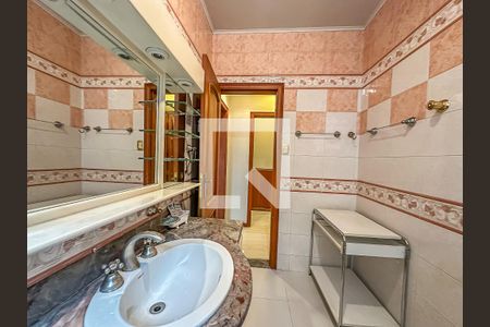 Apartamento para alugar com 189m², 4 quartos e 1 vaga Apartamento para alugar com 189m², 4 quartos e 1 vagaBanheiro/Suíte