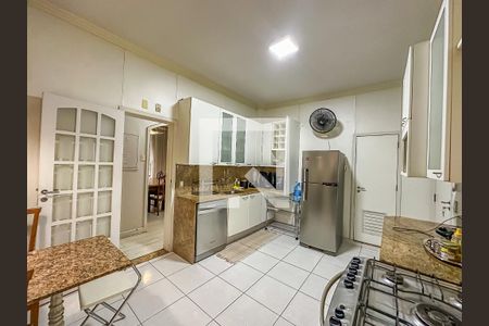Apartamento para alugar com 189m², 4 quartos e 1 vaga Apartamento para alugar com 189m², 4 quartos e 1 vagaCozinha