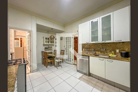 Apartamento para alugar com 189m², 4 quartos e 1 vaga Apartamento para alugar com 189m², 4 quartos e 1 vagaCozinha