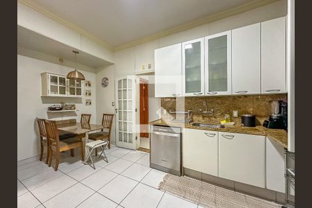 Apartamento para alugar com 189m², 4 quartos e 1 vaga Apartamento para alugar com 189m², 4 quartos e 1 vagaCozinha
