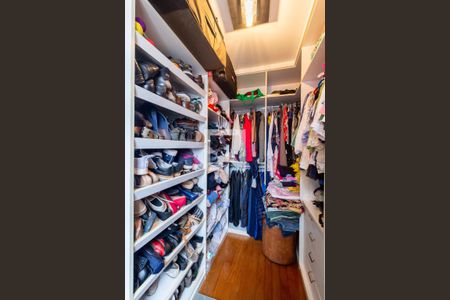 Apartamento à venda com 140m², 3 quartos e 2 vagasCloset - Suíte